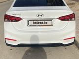 Hyundai Solaris 2018 года за 5 200 000 тг. в Атырау – фото 5