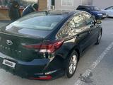 Hyundai Elantra 2019 года за 6 500 000 тг. в Атырау – фото 2