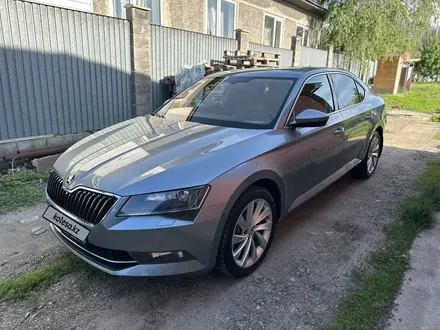 Skoda Superb 2019 года за 15 500 000 тг. в Алматы – фото 3