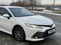 Toyota Camry 2021 годаүшін17 300 000 тг. в Алматы – фото 13