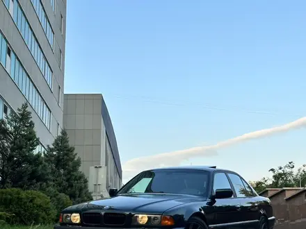 BMW 740 1997 года за 5 500 000 тг. в Алматы – фото 3