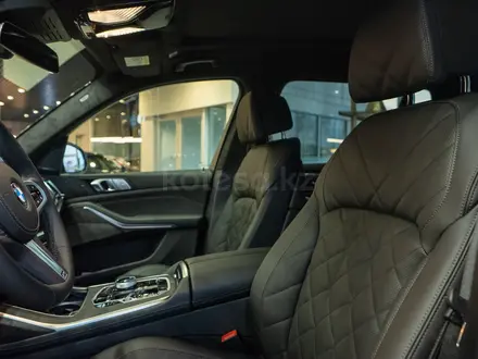 BMW X7 XDrive 40i 2026 года за 83 526 834 тг. в Алматы – фото 7