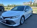 Toyota Camry 2018 года за 13 200 000 тг. в Караганда – фото 2