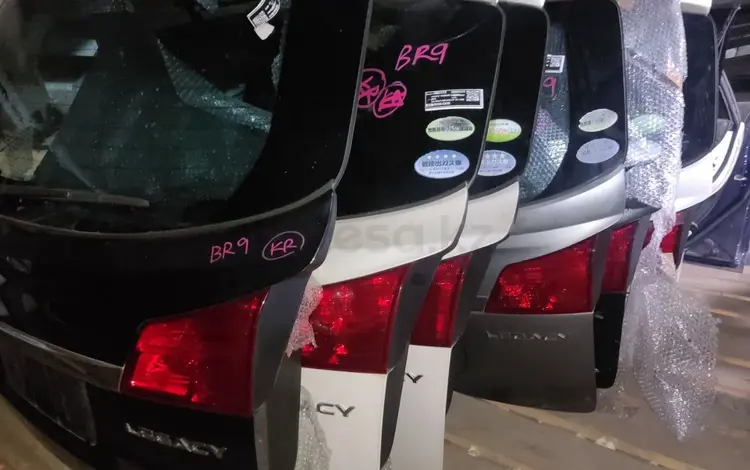 КРЫШКА БАГАЖНИКА SUBARU LEGACY OUTBACK BR9 ОРИГИНАЛ В СБОРЕ за 100 000 тг. в Атырау