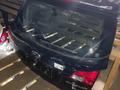 КРЫШКА БАГАЖНИКА SUBARU LEGACY OUTBACK BR9 ОРИГИНАЛ В СБОРЕ за 100 000 тг. в Атырау – фото 4