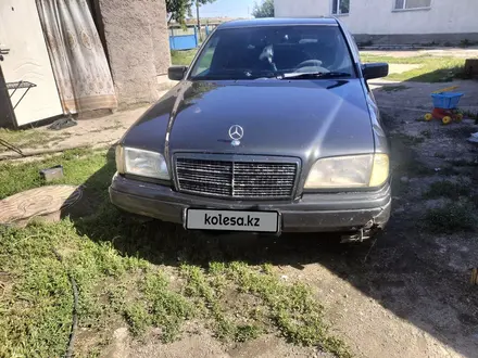 Mercedes-Benz C 180 1995 года за 1 300 000 тг. в Караганда