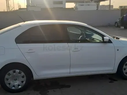 Skoda Rapid 2013 года за 4 000 000 тг. в Уральск – фото 2