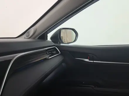 Toyota Camry 2018 года за 12 850 000 тг. в Астана – фото 17