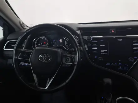 Toyota Camry 2018 года за 12 850 000 тг. в Астана – фото 18