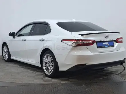 Toyota Camry 2018 года за 12 850 000 тг. в Астана – фото 7
