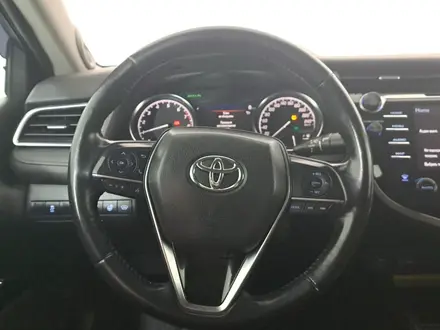 Toyota Camry 2018 года за 12 850 000 тг. в Астана – фото 24