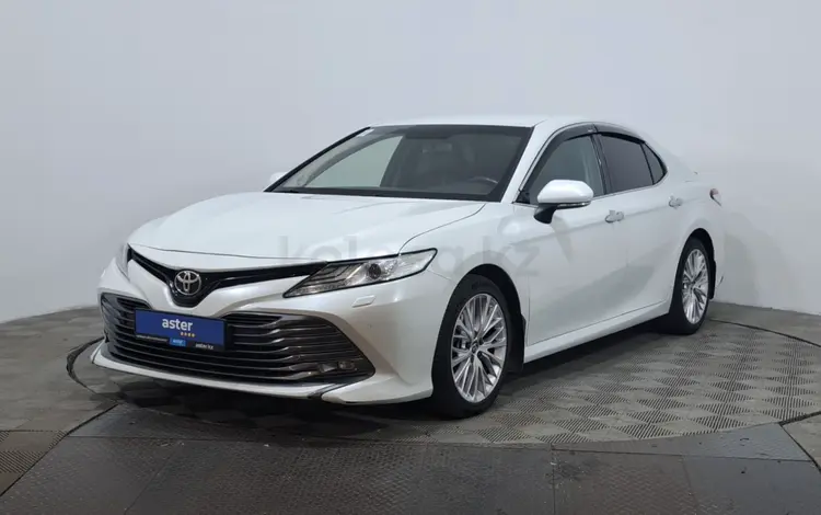Toyota Camry 2018 годаүшін12 850 000 тг. в Астана