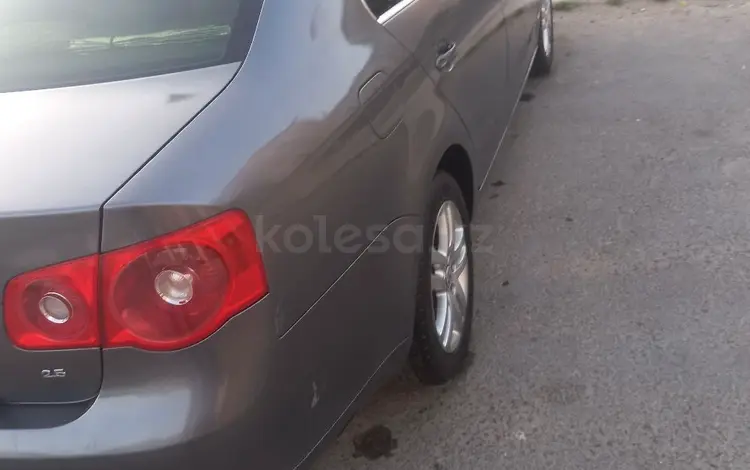 Volkswagen Jetta 2005 годаүшін4 000 000 тг. в Актау