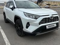 Toyota RAV4 2023 года за 17 700 000 тг. в Караганда