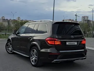 Mercedes-Benz GL 400