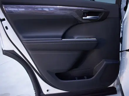 Toyota Highlander 2024 года за 24 300 000 тг. в Алматы – фото 13