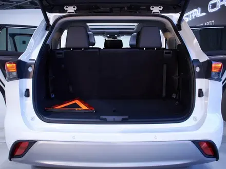 Toyota Highlander 2024 года за 24 300 000 тг. в Алматы – фото 6