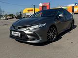 Toyota Camry 2023 года за 15 200 000 тг. в Костанай