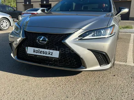 Lexus ES 350 2021 года за 27 000 000 тг. в Уральск – фото 2