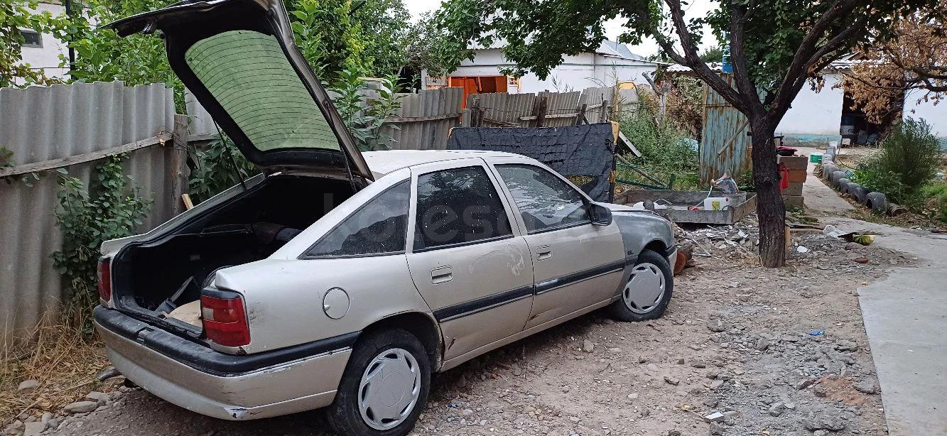 Opel Vectra 1995 г.