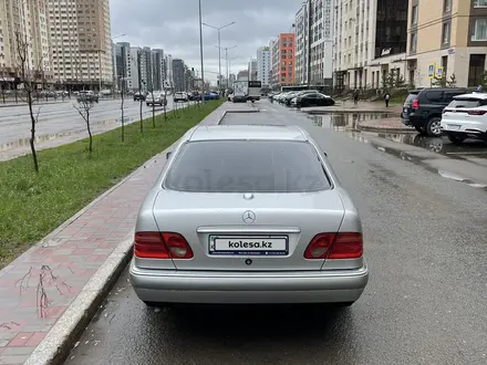 Mercedes-Benz E 280 1998 годаүшін3 500 000 тг. в Астана – фото 6