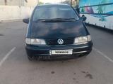 Volkswagen Sharan 1997 годаүшін2 000 000 тг. в Тараз