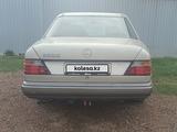 Mercedes-Benz E 230 1991 года за 850 000 тг. в Уральск – фото 3