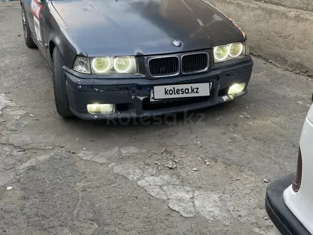 BMW 318 1995 года за 900 000 тг. в Байтерек