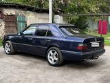Mercedes-Benz E 220 1994 года за 1 650 000 тг. в Талдыкорган