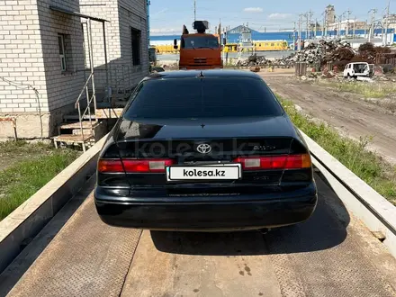 Toyota Camry 1998 года за 2 800 000 тг. в Астана – фото 3