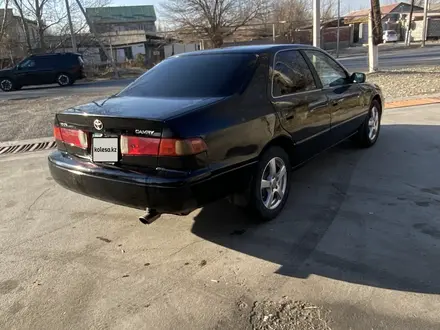 Toyota Camry 2000 года за 3 000 000 тг. в Жаркент – фото 2