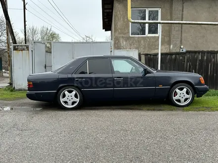 Mercedes-Benz E 230 1993 года за 2 500 000 тг. в Шу