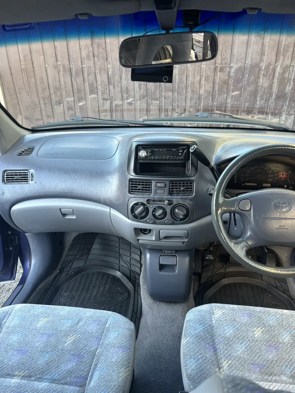 Toyota Raum, 1998
