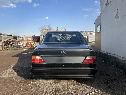 Mercedes-Benz E 230 1990 года за 1 500 000 тг. в Астана – фото 2