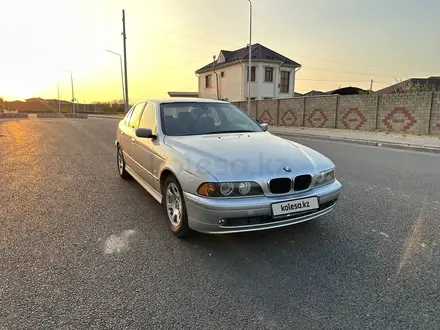 BMW 520 2001 года за 3 200 000 тг. в Шымкент