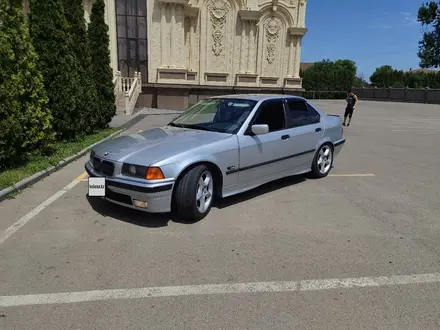 BMW 325 1995 года за 2 900 000 тг. в Алматы