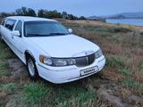 Lincoln Town Car 1998 годаfor1 000 000 тг. в Усть-Каменогорск