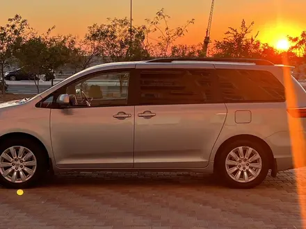 Toyota Sienna 2015 года за 14 000 000 тг. в Актау – фото 4