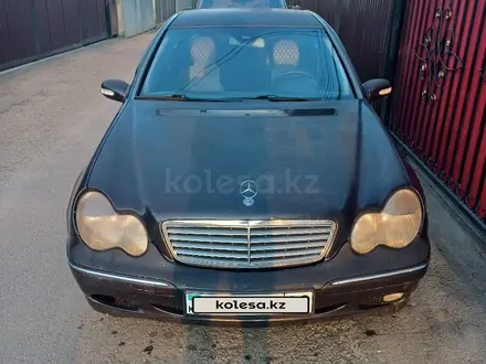 Mercedes-Benz C 240 2002 года за 3 000 000 тг. в Алматы