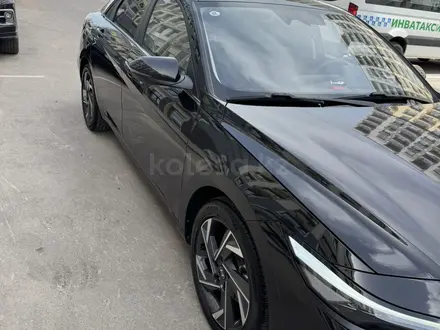 Hyundai Elantra 2024 года за 9 200 000 тг. в Алматы – фото 3