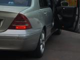 Mercedes-Benz C 200 2003 года за 2 900 000 тг. в Астана – фото 5