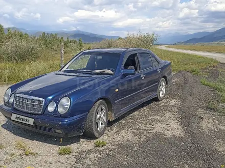 Mercedes-Benz E 230 1996 года за 2 200 000 тг. в Усть-Каменогорск – фото 2