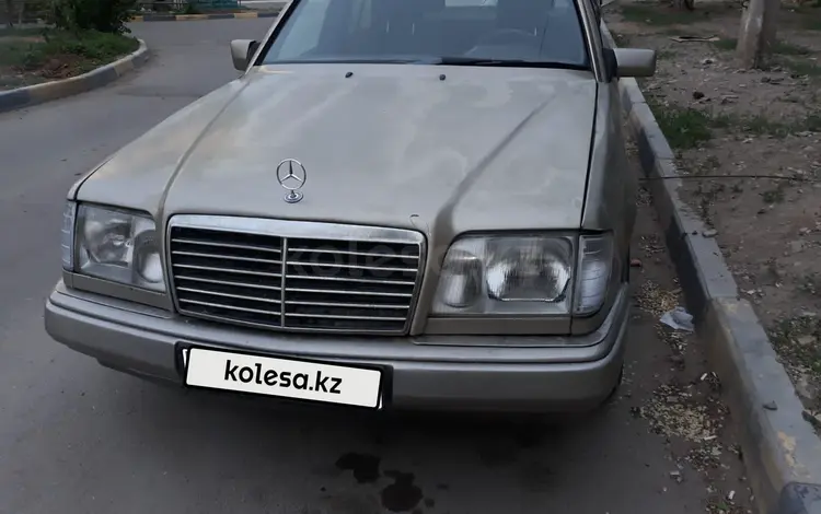 Mercedes-Benz E 220 1993 годаүшін1 400 000 тг. в Жезказган