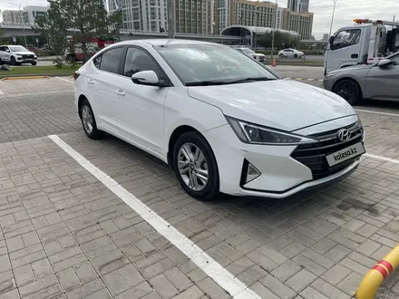 Hyundai Elantra 2020 года за 7 700 000 тг. в Актобе – фото 3