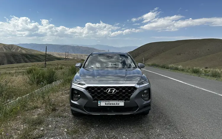 Hyundai Santa Fe 2019 года за 12 600 000 тг. в Алматы