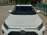 Toyota RAV4 2022 года за 20 300 000 тг. в Актобе