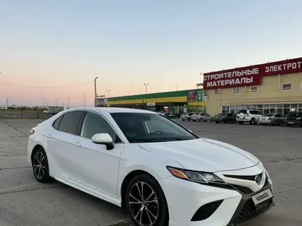 Toyota Camry 2020 года за 12 500 000 тг. в Уральск – фото 3