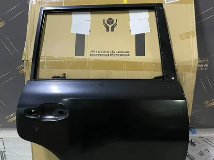 Дверь задняя правая под молдинг Land Cruiser 200 за 380 000 тг. в Шымкент