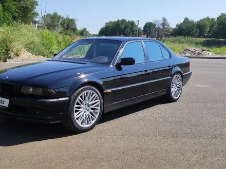 BMW 750 1995 года за 3 800 000 тг. в Тараз