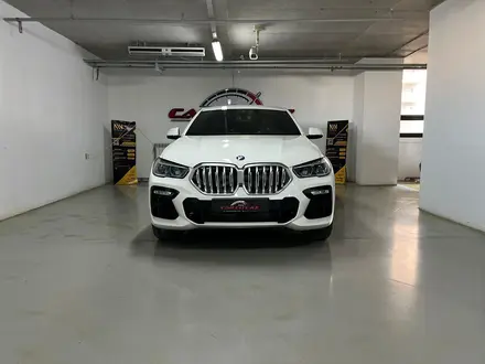 BMW X6 2020 года за 38 200 000 тг. в Астана